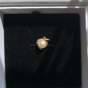 14K gold pendant with pearl and cz
